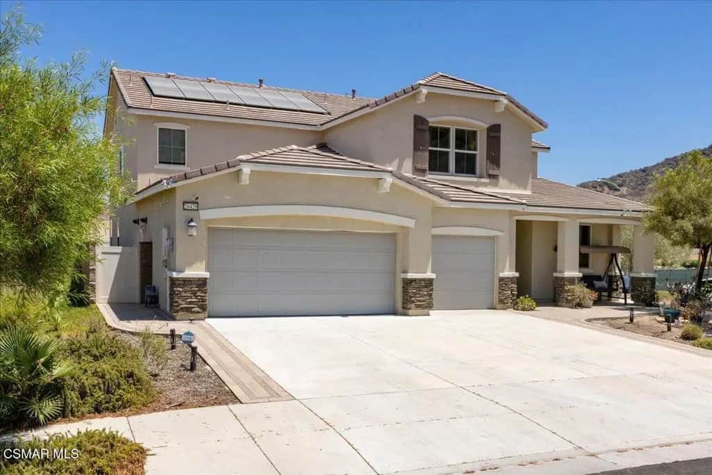 26420 Plumcot Drive, Corona, CA — listing photo 1