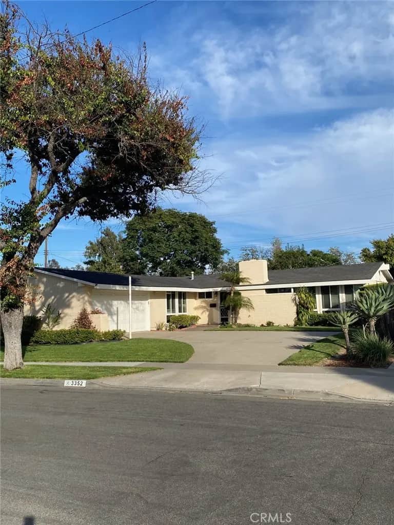 3352 Rowena, Los Alamitos, CA — listing photo 1