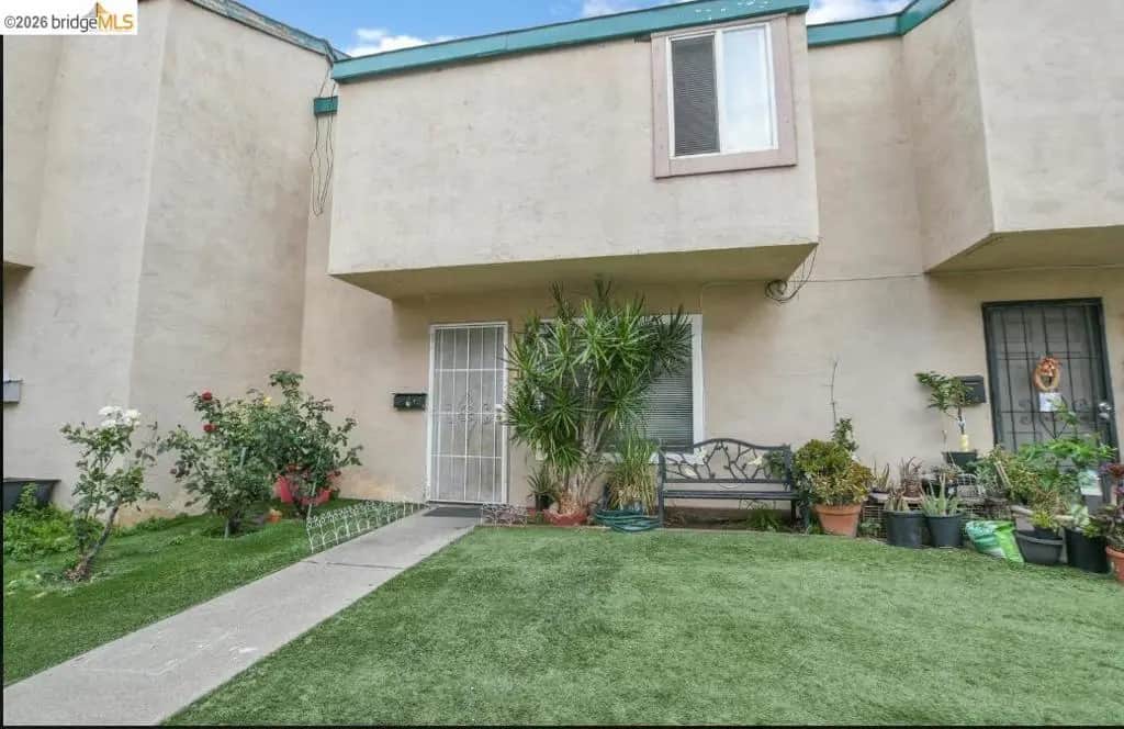 141 E 15th ST, Pittsburg, CA — listing photo 1