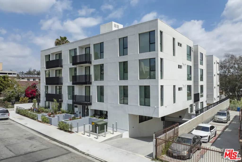 1126 N Cornwell Street 305, Los Angeles, CA — listing photo 1