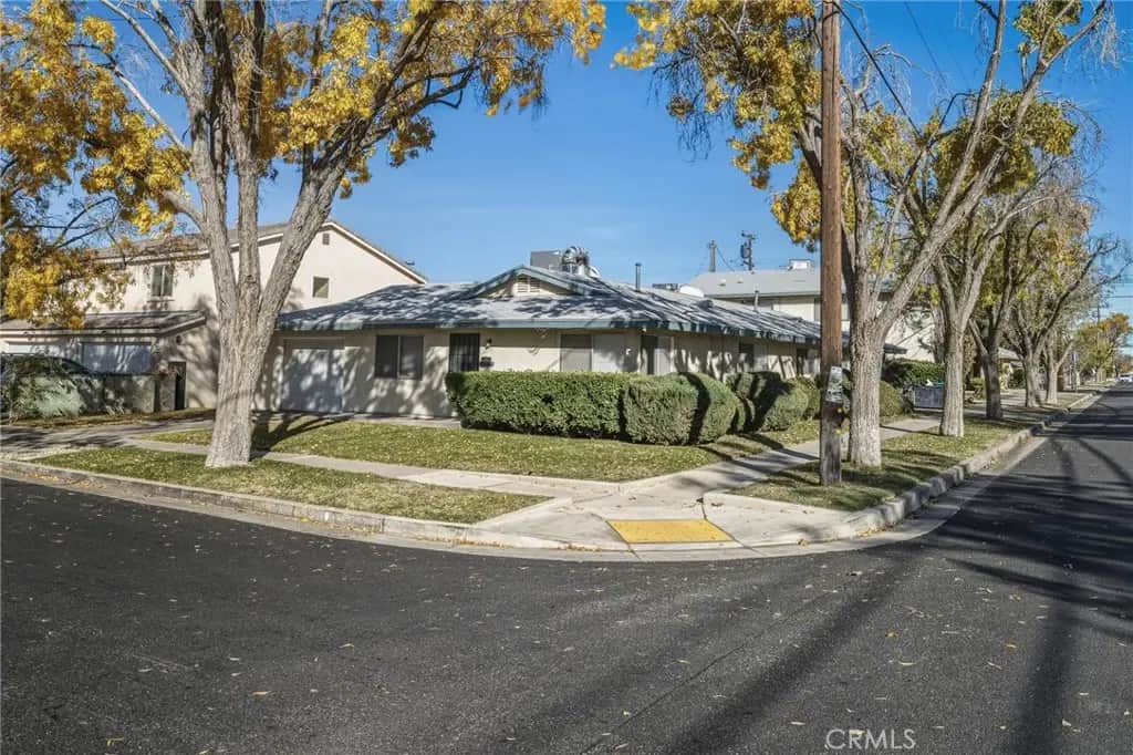 44702 Fig Avenue, Lancaster, CA — listing photo 1
