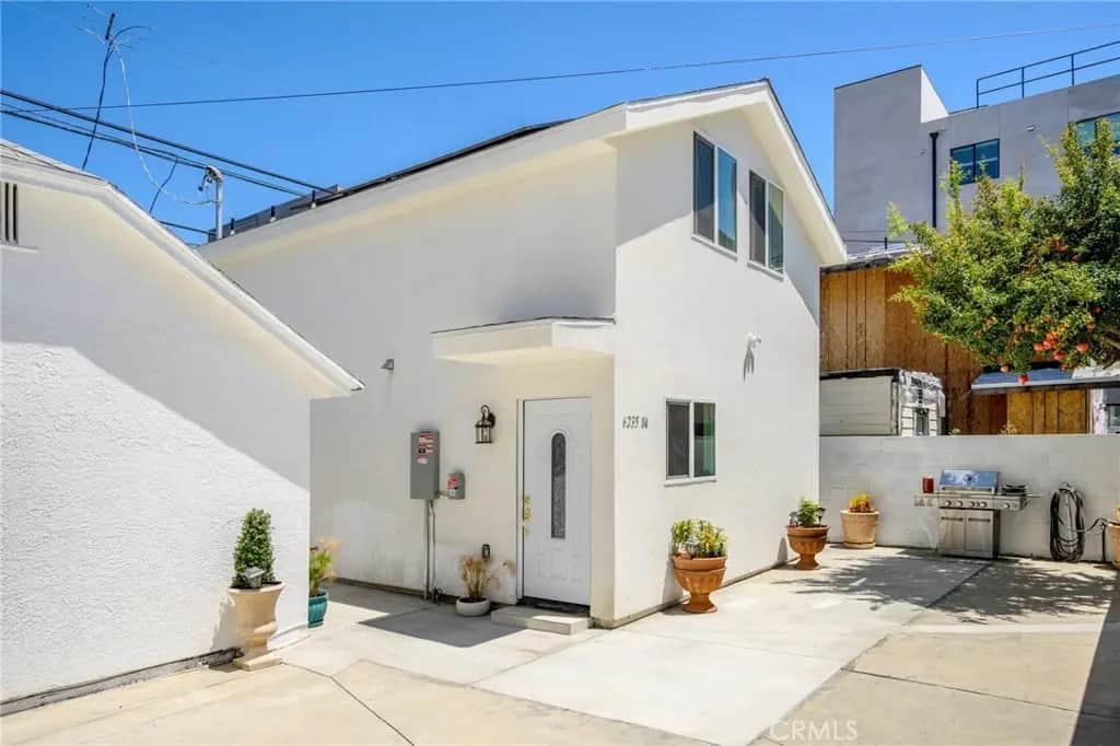 6235 Banner Avenue 1/4, Los Angeles, CA — listing photo 1