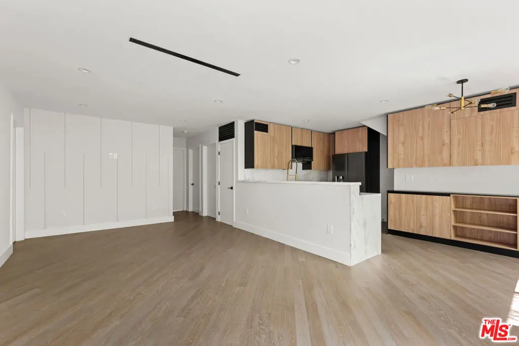 1450 S Crescent Heights Boulevard, Los Angeles, CA — listing photo 1