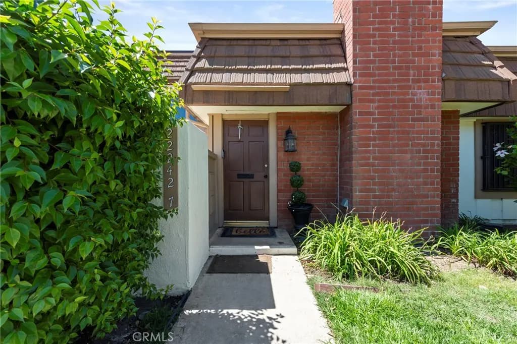 22242 Germain St 7, Chatsworth, CA — listing photo 1