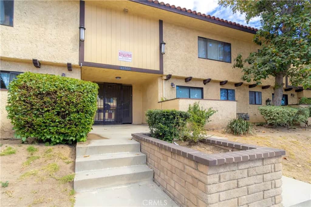 13540 Hubbard 26, Los Angeles, CA — listing photo 1