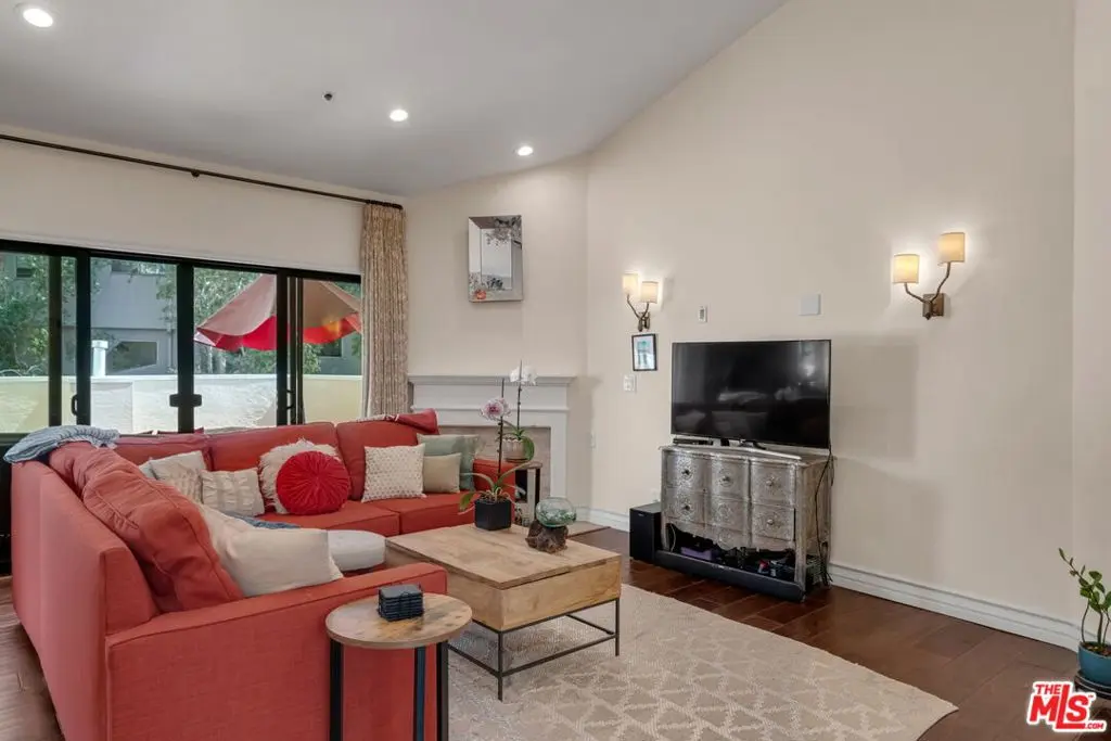 1722 Malcolm Avenue 304, Los Angeles, CA — listing photo 1
