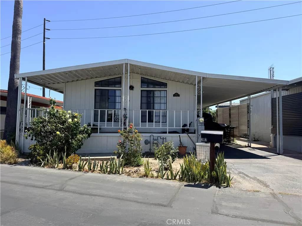 4117 W Mcfadden 302, Santa Ana, CA — listing photo 1