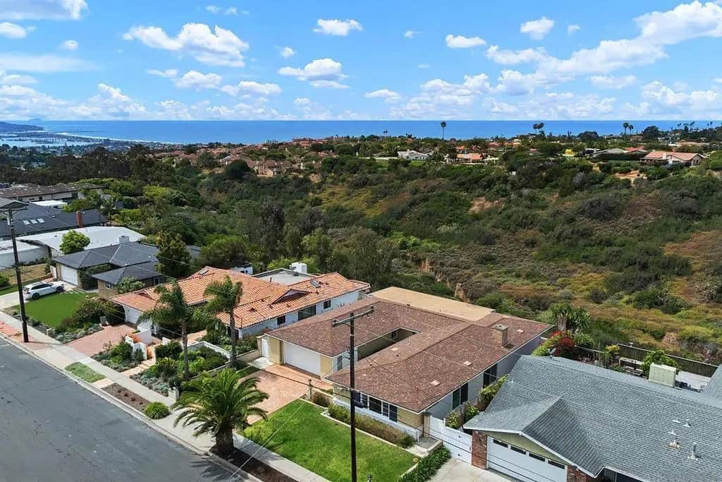 5942 Sagebrush Rd, La Jolla, CA — listing photo 1