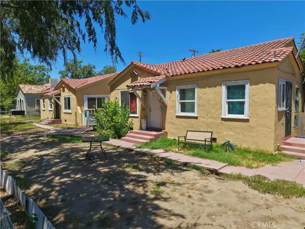 210 17th Street, Bakersfield, CA — listing photo 1
