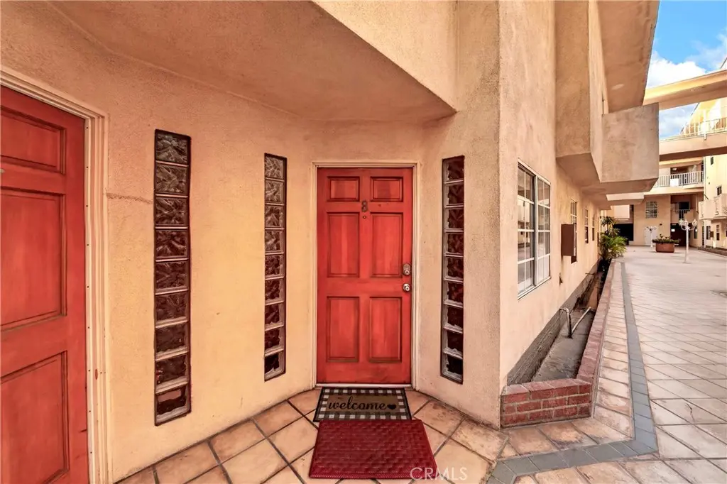 321 W. Queen St. Unit 8, Inglewood, CA — listing photo 1