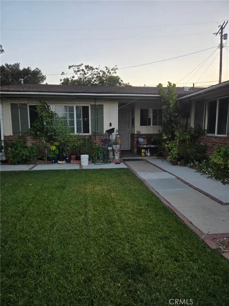 7827 Bakman, Los Angeles, CA — listing photo 1