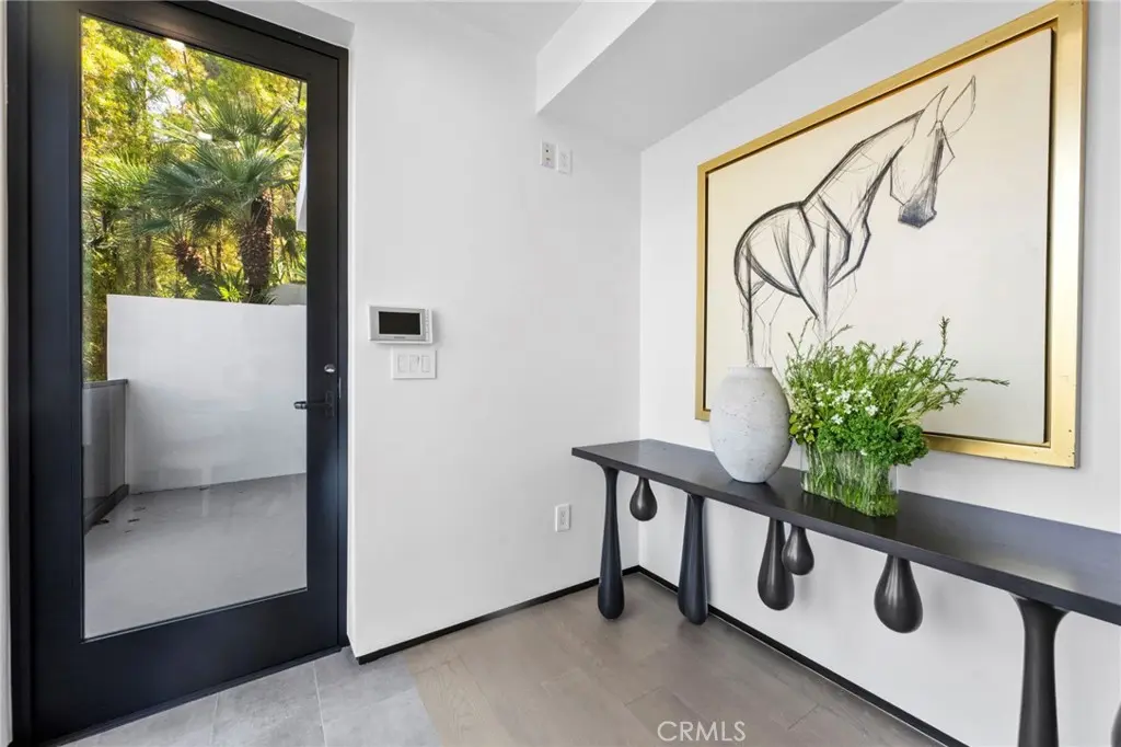 2033 Glencoe, Los Angeles, CA — listing photo 1
