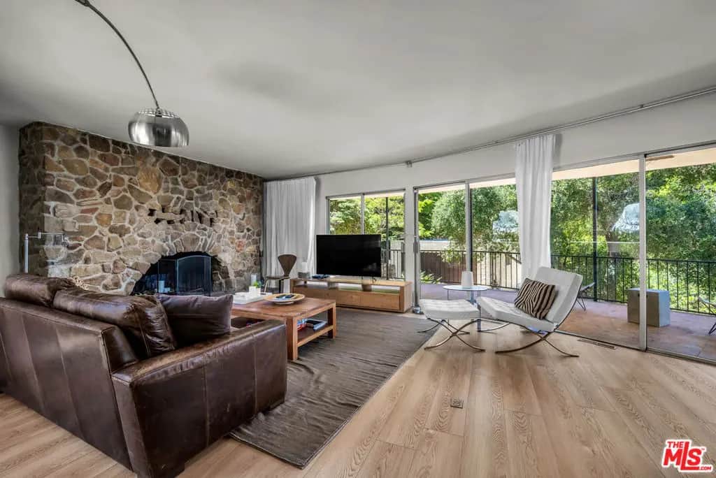 25202 Piuma Road, Calabasas, CA — listing photo 1
