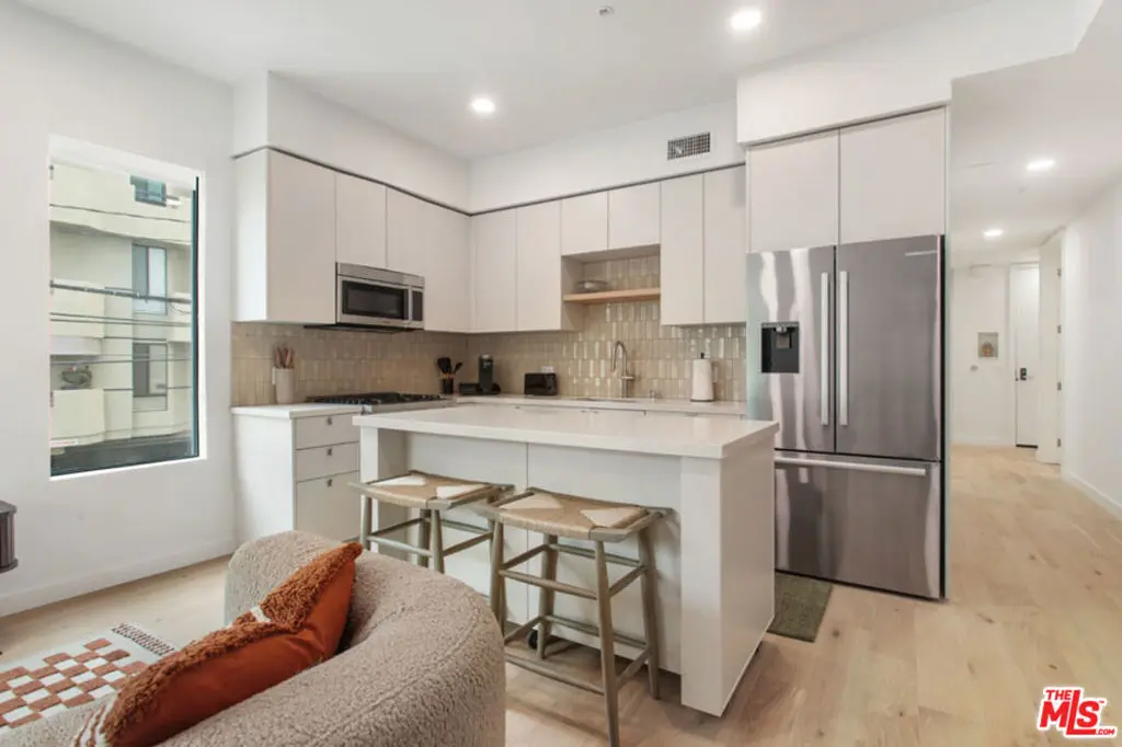 10310 Santa Monica Boulevard 612, Los Angeles, CA — listing photo 1