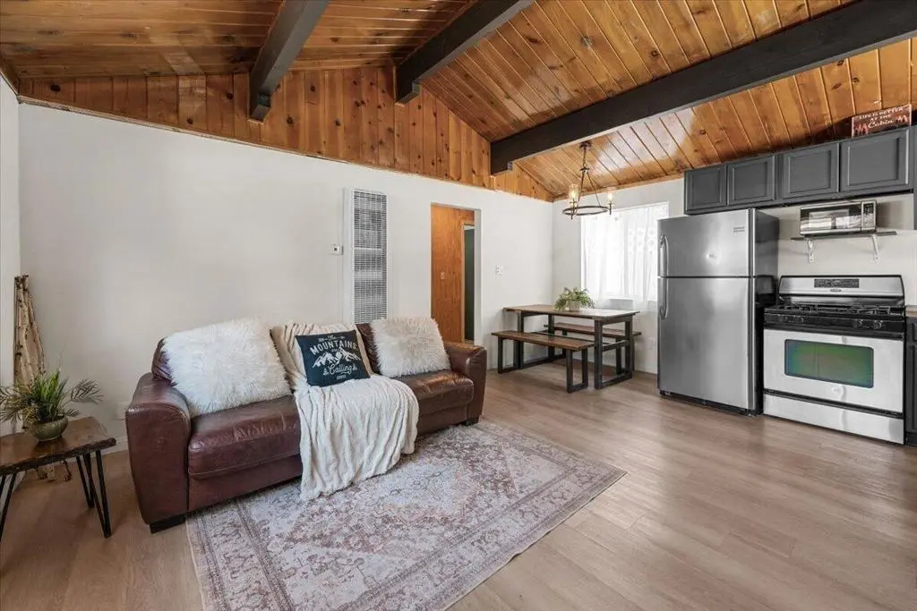 712 San Bernardino Avenue, Sugarloaf, CA — listing photo 1