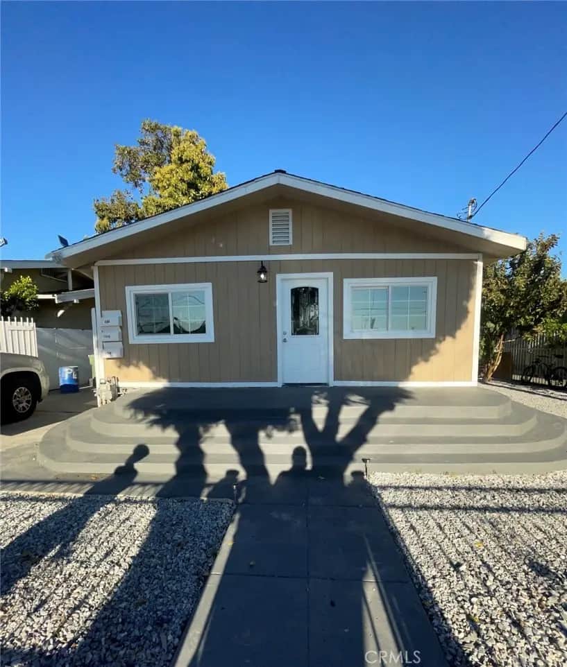 6208 Holmes, Los Angeles, CA — listing photo 1
