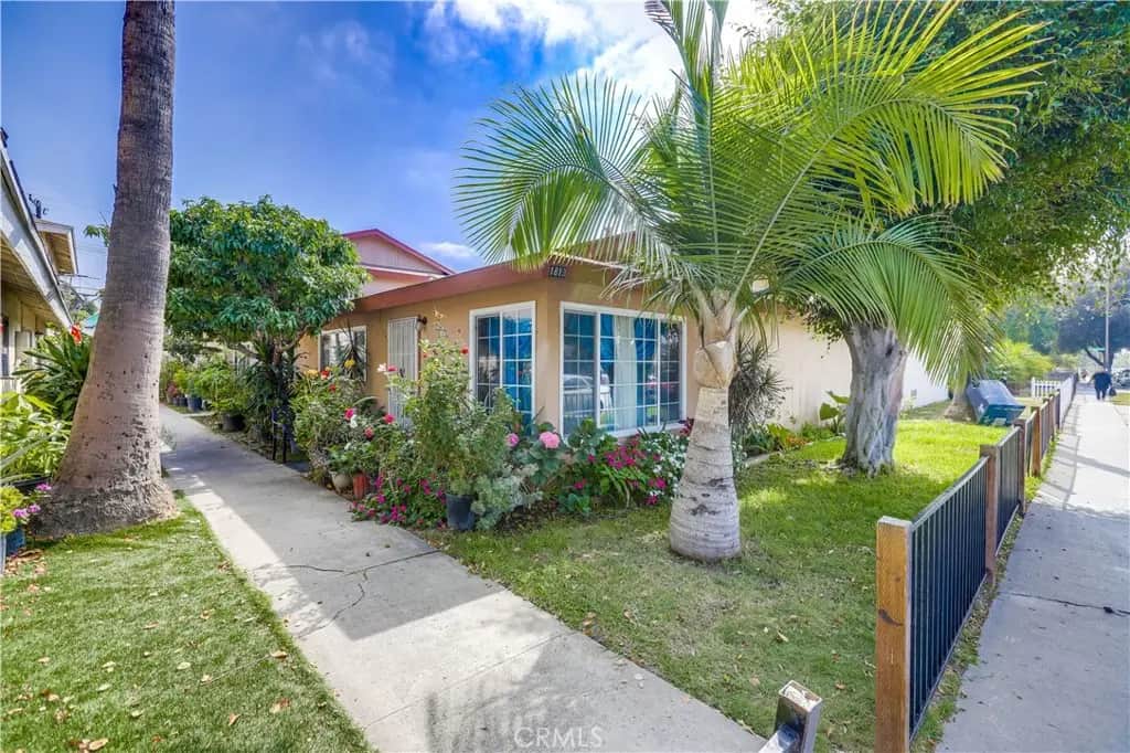 1813 Cedar, Santa Ana, CA — listing photo 1