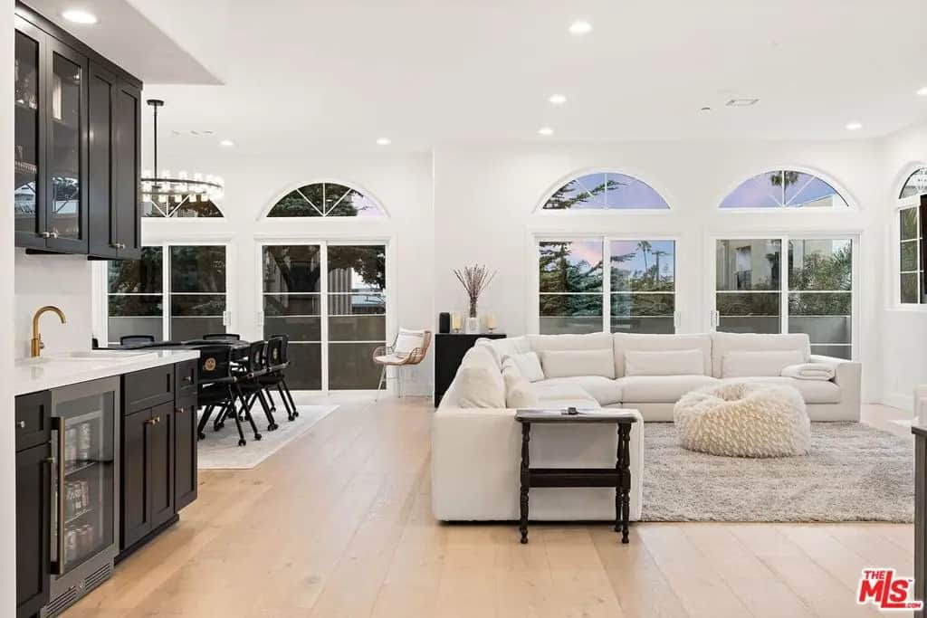 1182 Wellesley Avenue 401, Los Angeles, CA — listing photo 1