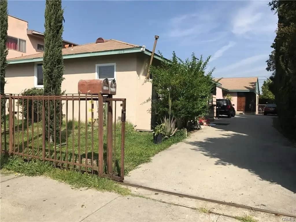 1325 W 36th Place, Los Angeles, CA — listing photo 1
