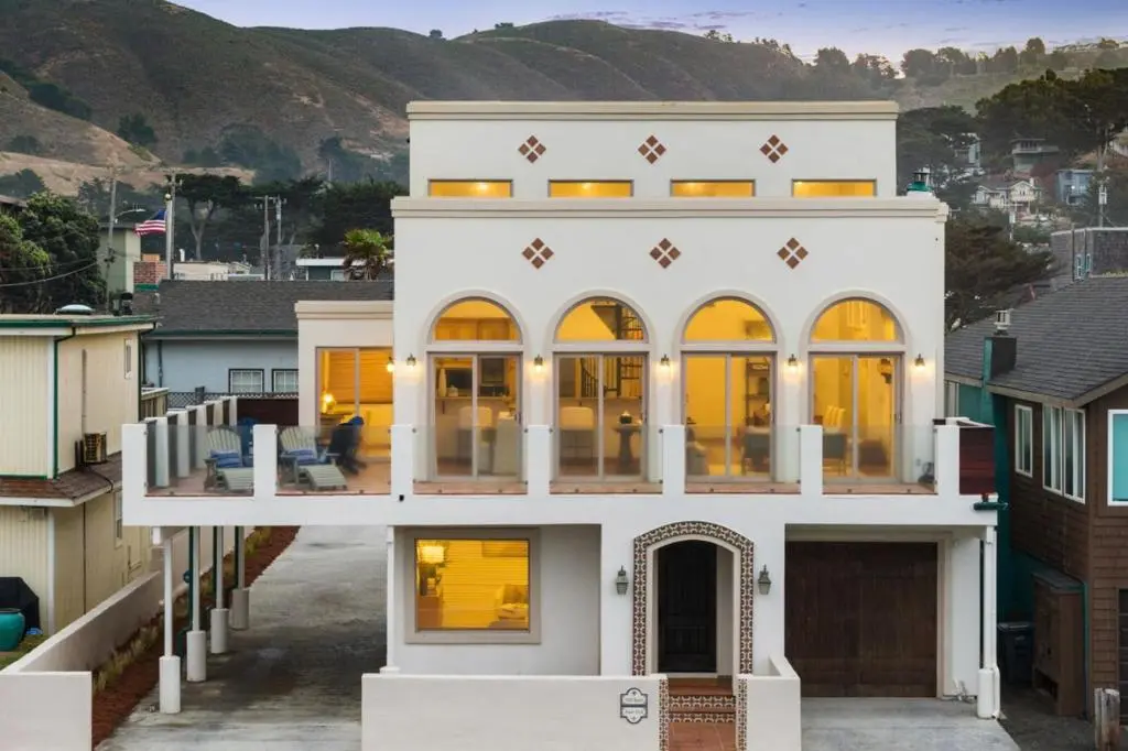 1669 Beach Boulevard, Pacifica, CA — listing photo 1