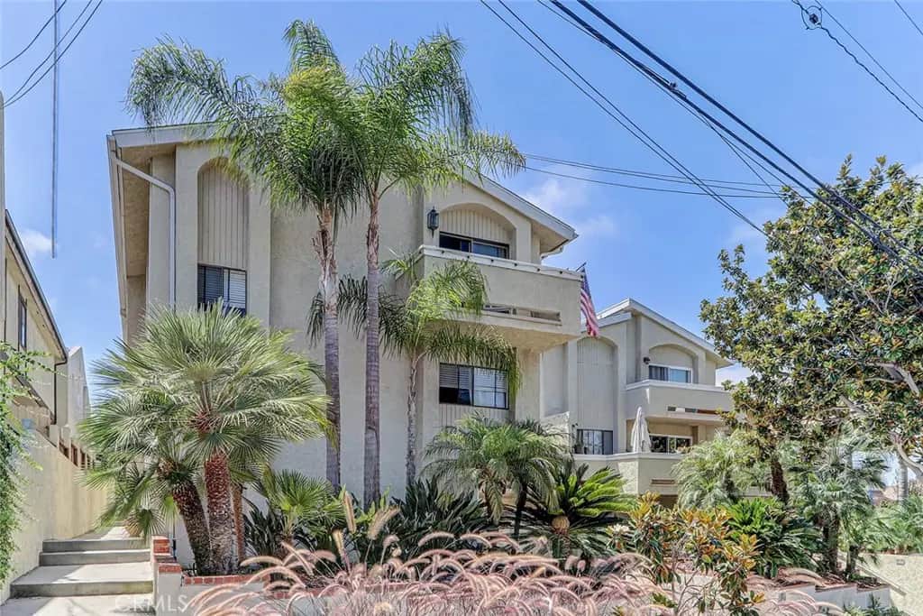 107 S Helberta Avenue 4, Redondo Beach, CA — listing photo 1