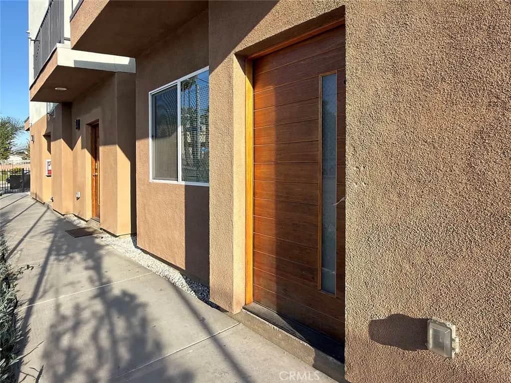 1493 Atlantic Avenue, Long Beach, CA — listing photo 1