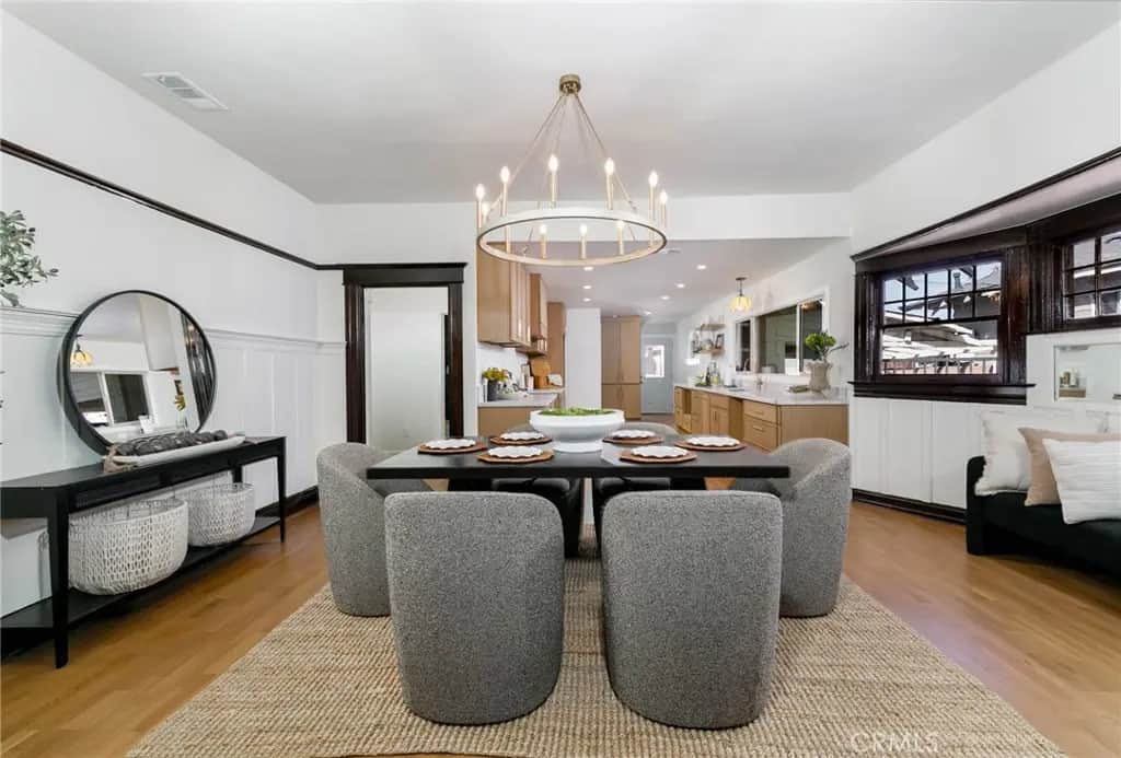2947 S Hobart, Los Angeles, CA — listing photo 1