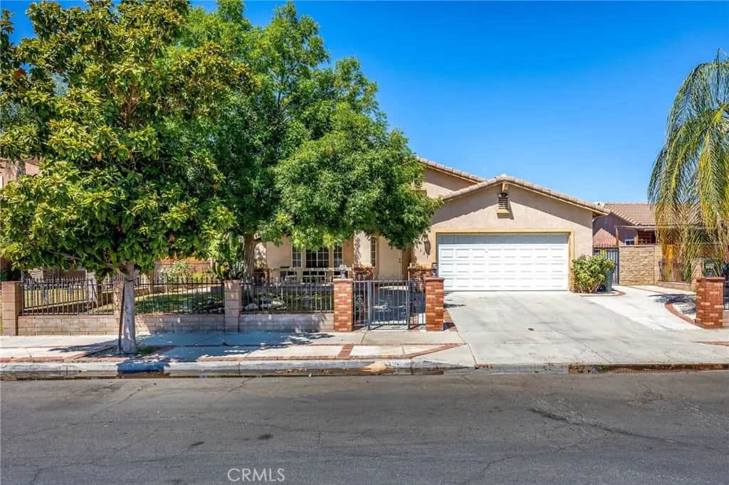1325 Shenandoah, Hemet, CA — listing photo 1