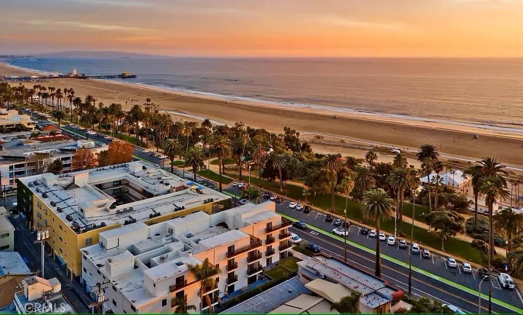 833 Ocean Avenue 304, Santa Monica, CA — listing photo 1