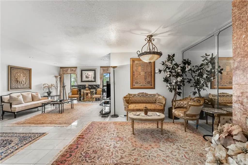 1745 Holly 302, Glendale, CA — listing photo 1