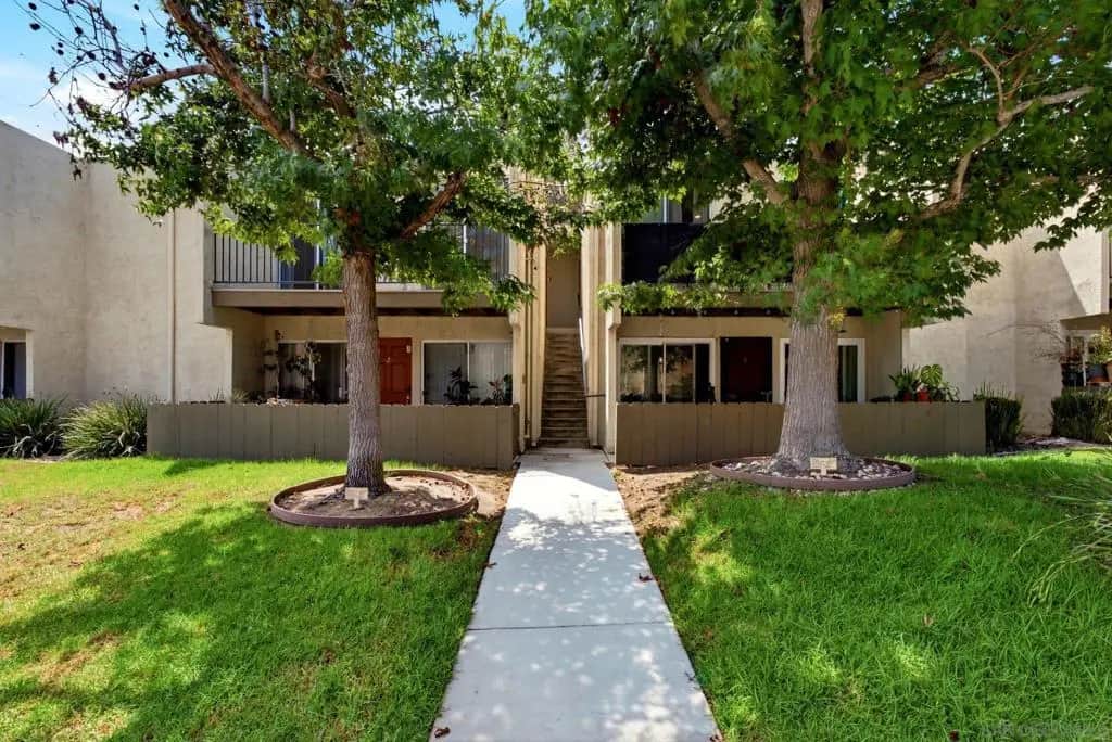 2850 Reynard Way 16, San Diego, CA — listing photo 1