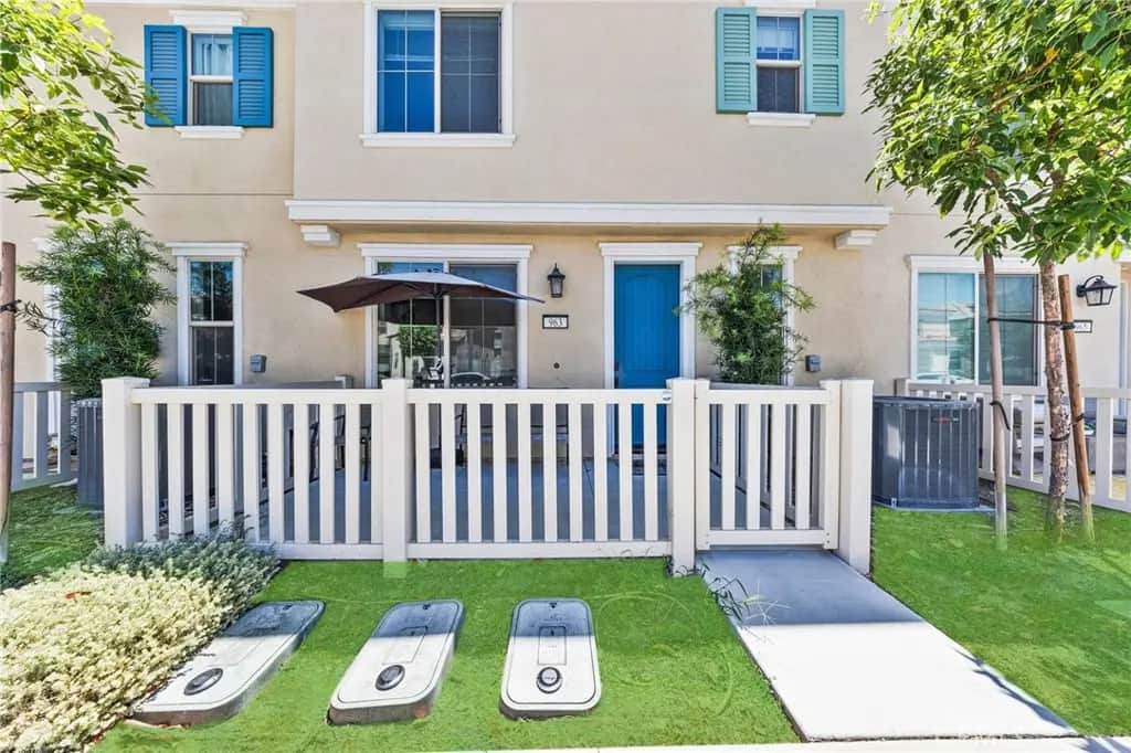 963 W Clover Avenue, Rialto, CA — listing photo 1