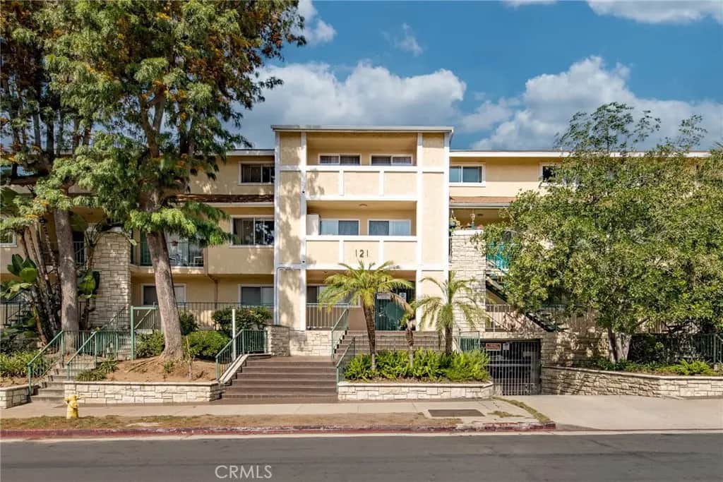 121 Sinclair Avenue 206, Glendale, CA — listing photo 1