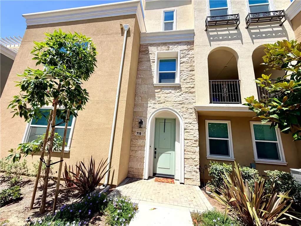 715 Winchester Drive, Oxnard, CA — listing photo 1