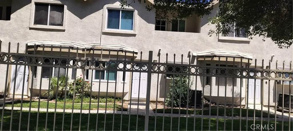 1425 S White B, Pomona, CA — listing photo 1