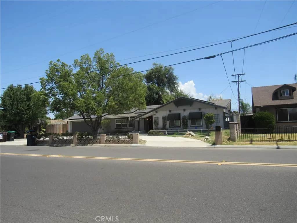 26700 Girard Street, Hemet, CA — listing photo 1