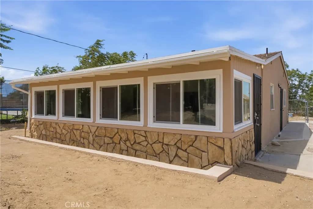 4851 W Avenue M8, Lancaster, CA — listing photo 1