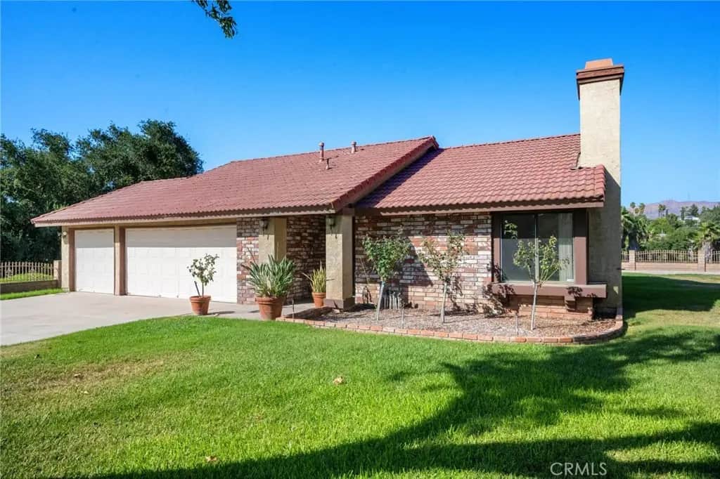 6304 Glen Aire Avenue, Riverside, CA — listing photo 1