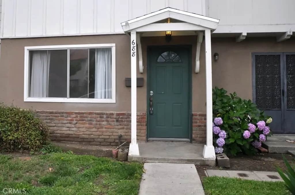 688 5th, Azusa, CA — listing photo 1