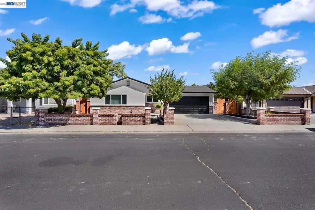 587 Somoa Lane, Lathrop, CA — listing photo 1