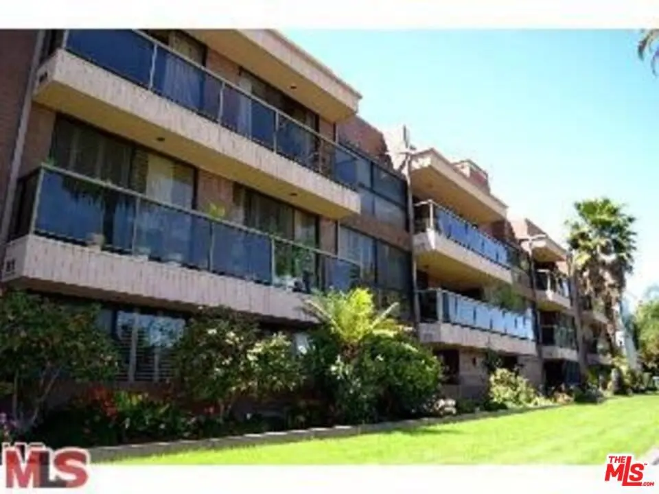 125 N Gale Drive 204, Beverly Hills, CA — listing photo 1
