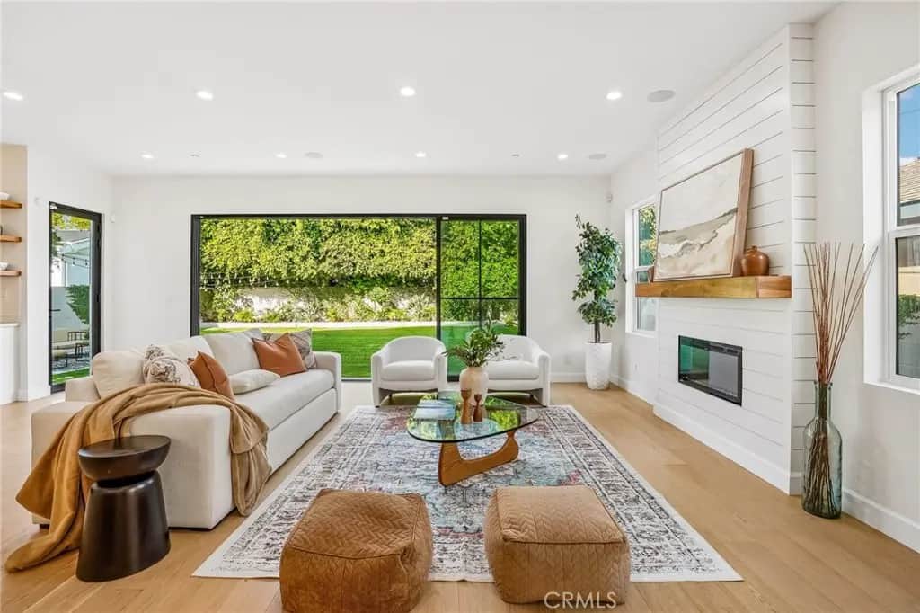 8308 Mcconnell Avenue, Los Angeles, CA — listing photo 1