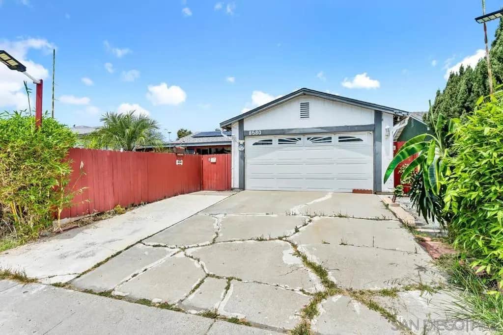8580 Gold Coast Dr, San Diego, CA — listing photo 1