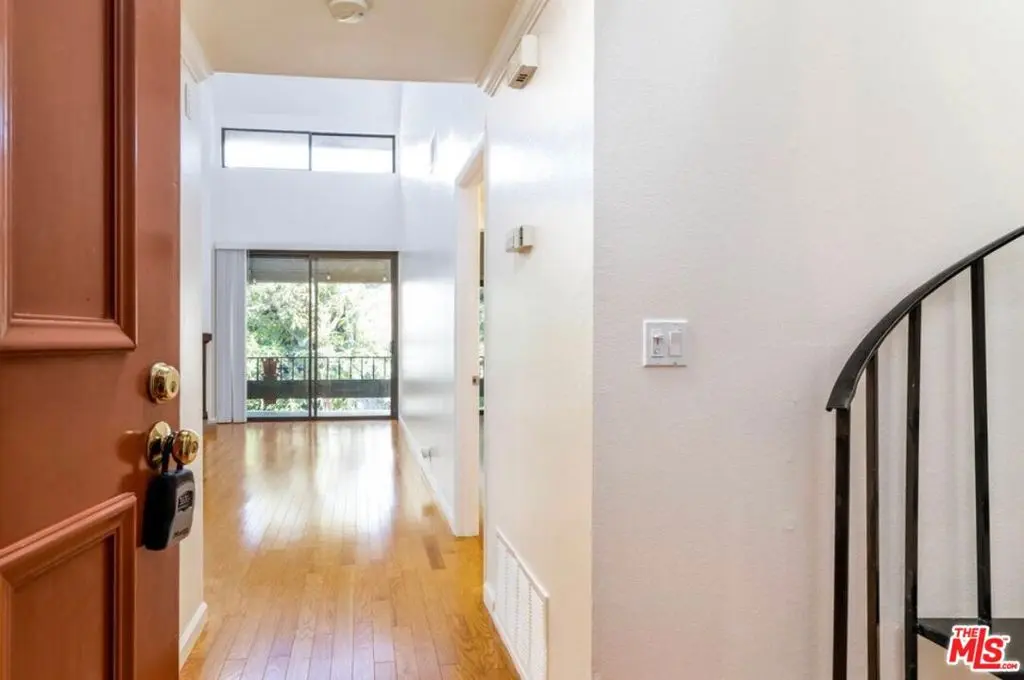 8675 Falmouth Avenue 315, Los Angeles, CA — listing photo 1
