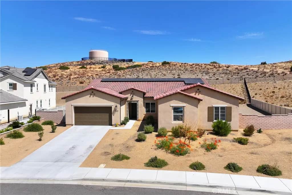 39350 Stallion, Palmdale, CA — listing photo 1