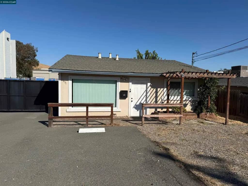 251 Arthur Rd, Martinez, CA — listing photo 1