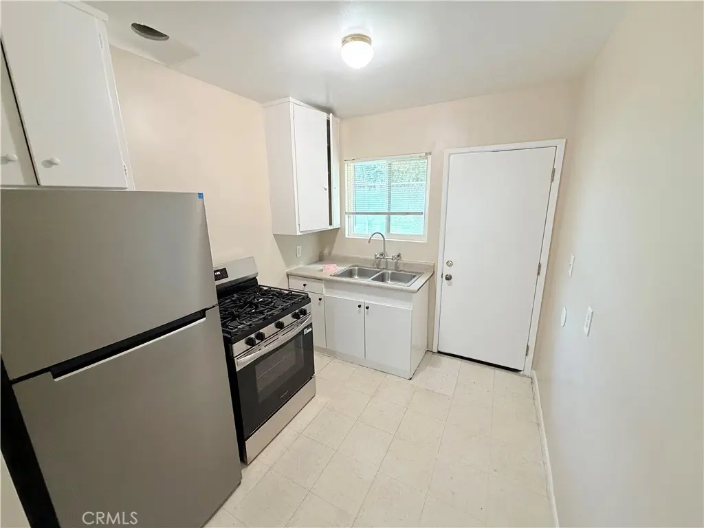 936 W Foothill Boulevard 12, Azusa, CA — listing photo 1