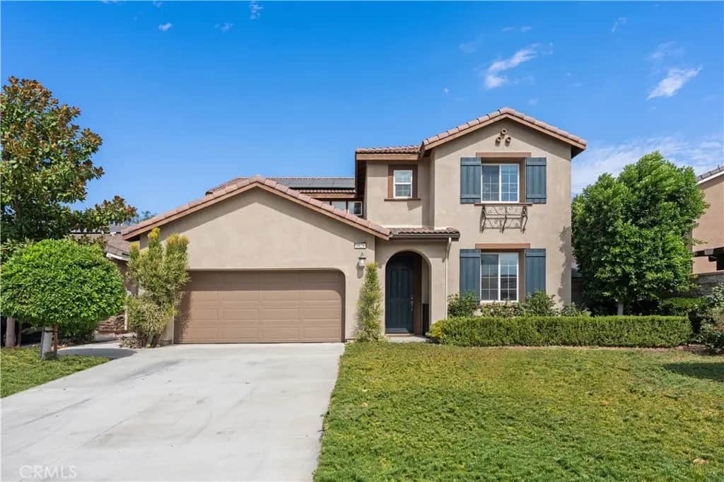 6826 Meander Way, Jurupa Valley, CA — listing photo 1