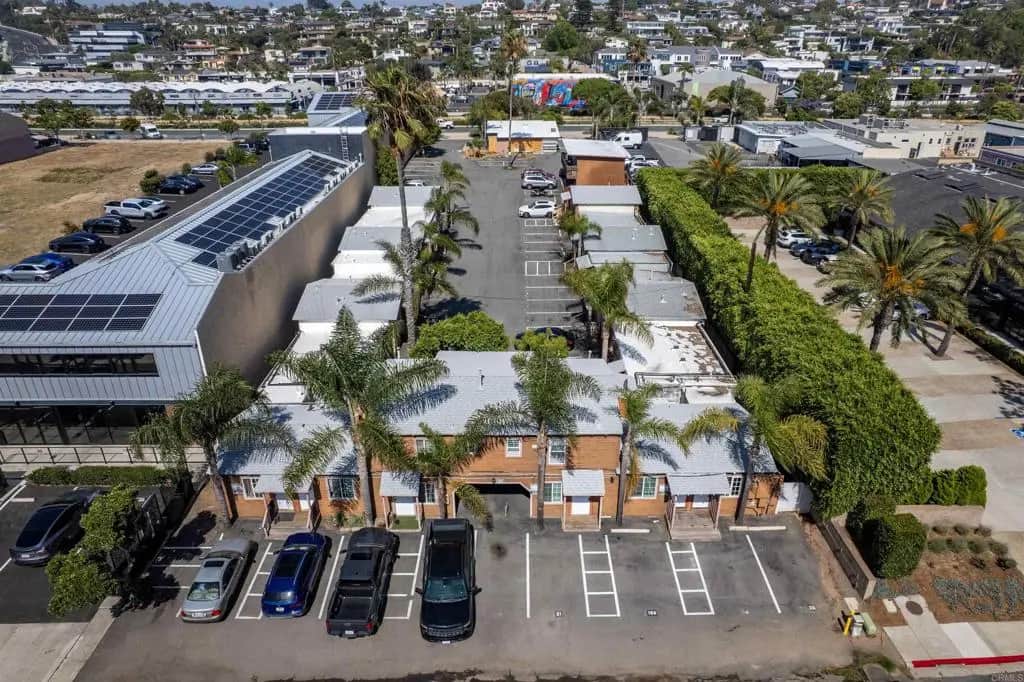 225 S Hwy 101, Solana Beach, CA — listing photo 1