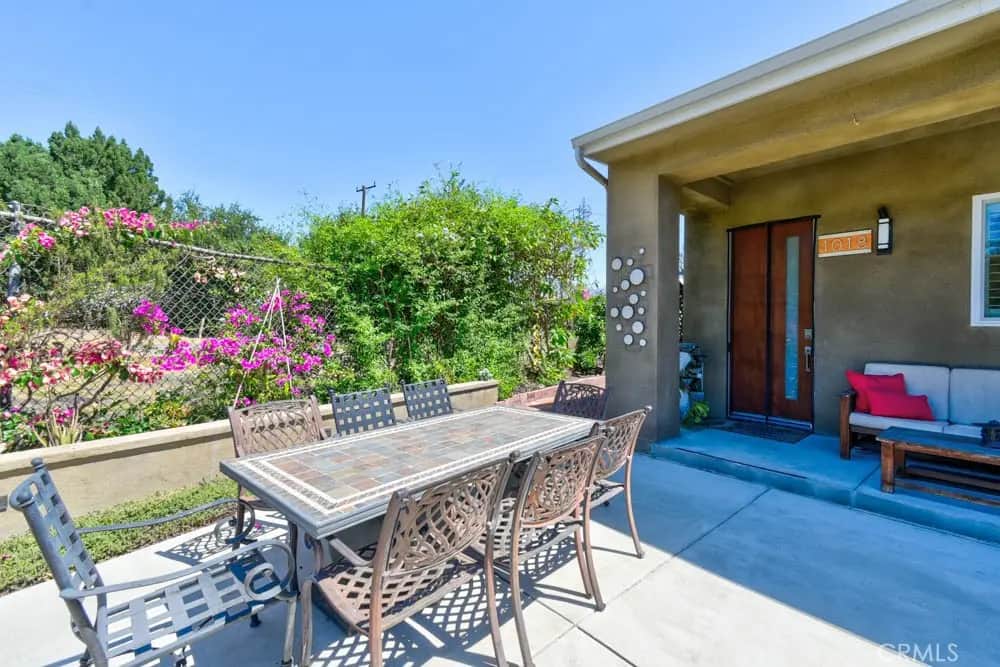 1018 La Presa Drive, Pasadena, CA — listing photo 1